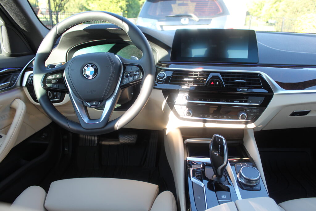 2020 BMW 5 Series Cockpit